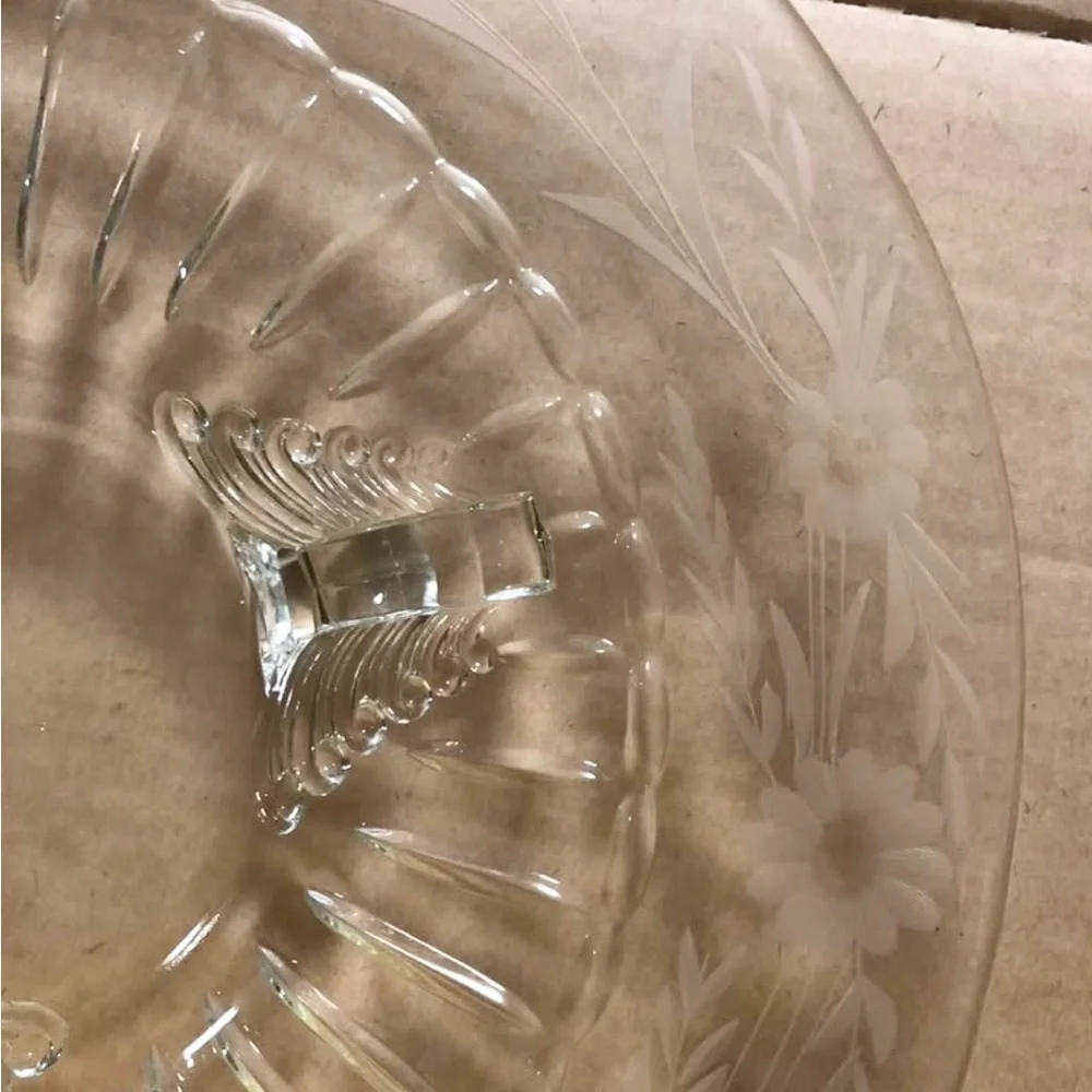 CAMBRIDGE Clear Glass Footed Centerpiece With Etched Floral Design 14”